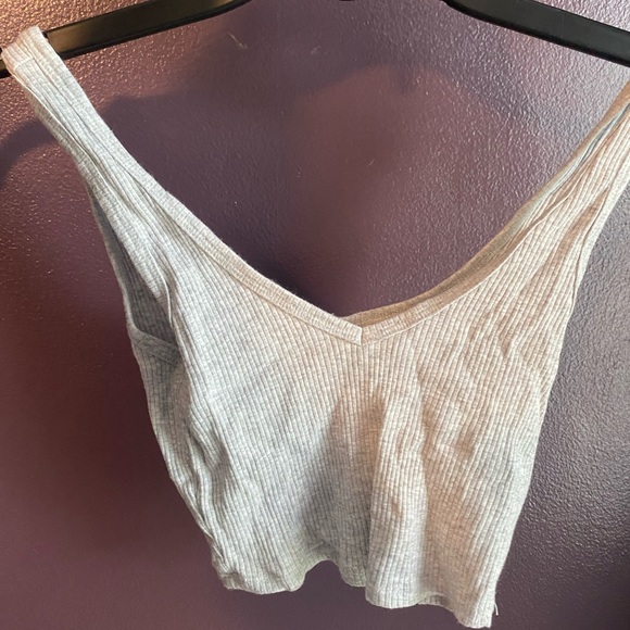 Gray v-neck tank top - Picture 1 of 2